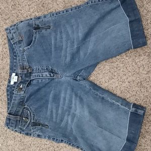 Womens Bermuda shorts size 8